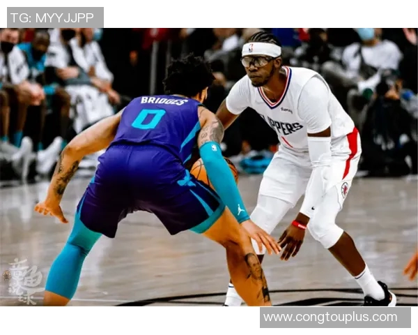 快船胜小牛，雷吉-杰克逊全场表现出色砍下32分